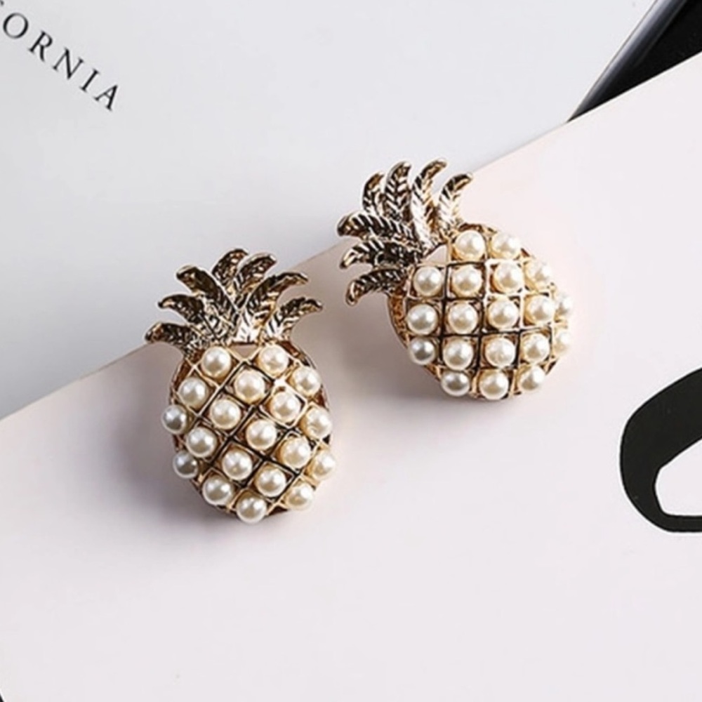 Faux Pearl Pineapple Stud Earring